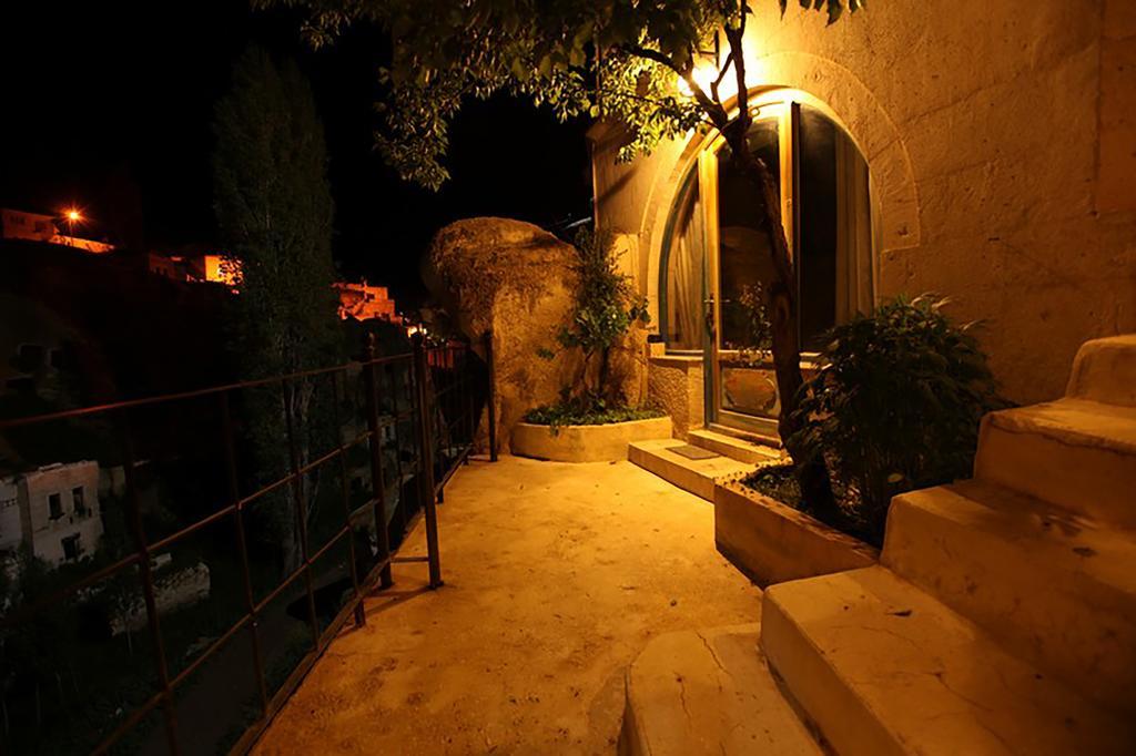 Blue Valley Cave Hotel อูร์กุบ ภายนอก รูปภาพ