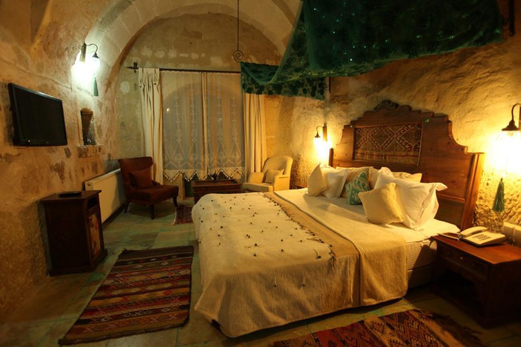 Blue Valley Cave Hotel อูร์กุบ ภายนอก รูปภาพ
