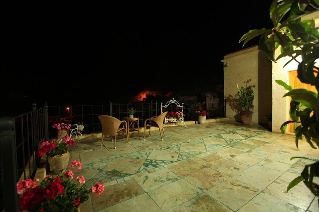Blue Valley Cave Hotel อูร์กุบ ภายนอก รูปภาพ