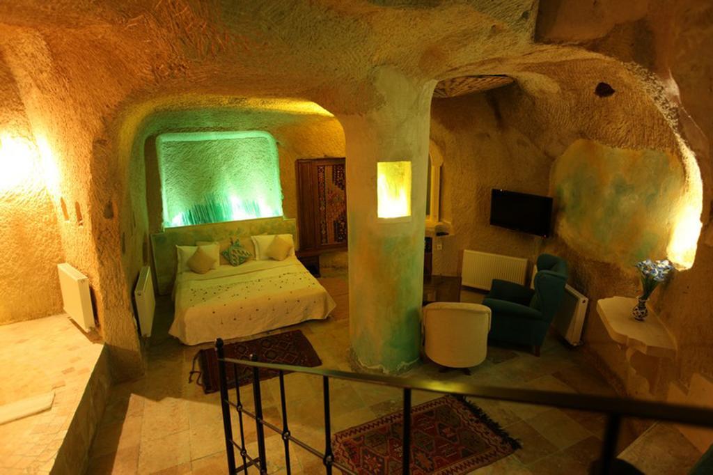 Blue Valley Cave Hotel อูร์กุบ ภายนอก รูปภาพ